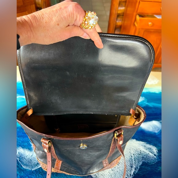 BUY or BUNDLE! Brahmin blk br trim 2 strap removable zip envelope center key fob - Picture 6 of 15